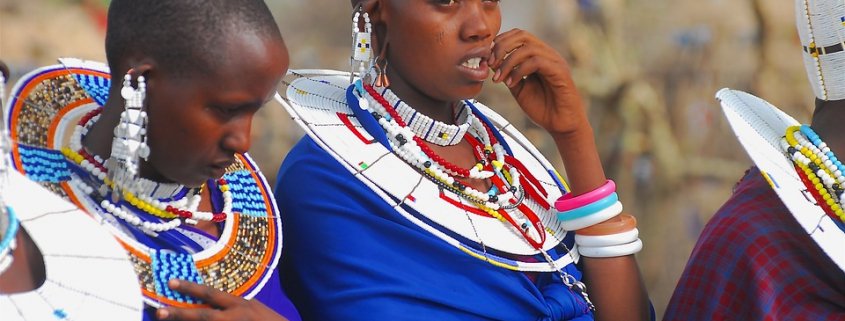 In Africa, deforestation rates in areas managed by indigenous communities are lower than those recorded in protected areas under government control. Photo: maxpixel.net CC0 Public Domain Free for commercial use Link referral required https://www.maxpixel.net/Group-Women-Girls-Indigenous-Masai-Women-Maasai-6719908