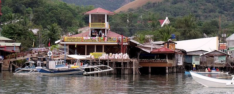 The strong growth of tourism in the Philippines is associated with the expansion of hotel construction and the demand for timber. Photo: André Héroux Attribution 3.0 Unported (CC BY 3.0)