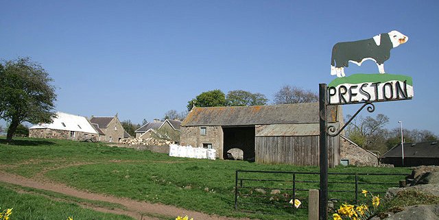 Di fronte all'impennata dei prezzi dei fertilizzanti l'agricoltura britannica deve adottare un nuovo modello produttivo basato sulla tutela della salute del suolo. Foto: Walter Baxter / Preston Farm / Attribution-ShareAlike 2.0 Generic (CC BY-SA 2.0)