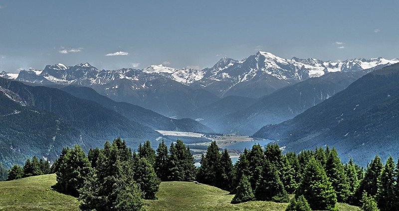 In Val Venosta (Alto Adige) le analisi dell'università di Vienna hanno rintracciato pesticidi anche in zone lontane dlale colture delle mele. Agricoltura intensiva sotto accusa. FOTO: Roberto Ferrari via Flickr CC BY-SA 2.0 Deed