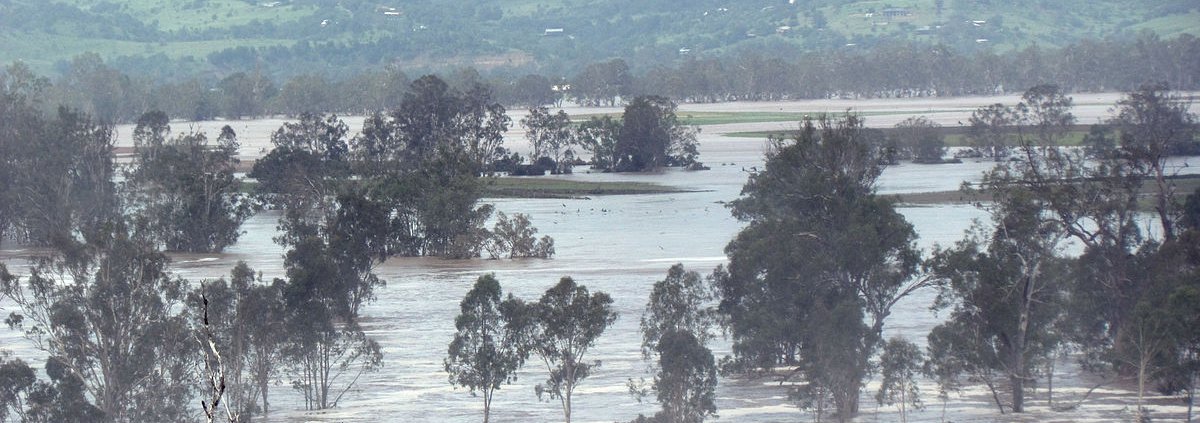 The causes of floods are multiple and involve several variables interacting with each other. Photo: somersetpedia.paul CC BY-SA 3.0 DEED Attribution-ShareAlike 3.0 Unported