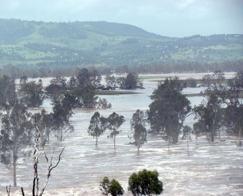 The causes of floods are multiple and involve several variables interacting with each other. Photo: somersetpedia.paul CC BY-SA 3.0 DEED Attribution-ShareAlike 3.0 Unported