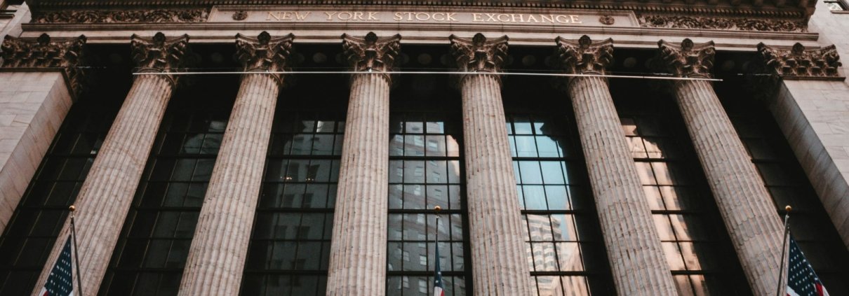 La SEC (Securities and Exchange Commission) è l'ente federale statunitense preposto alla vigilanza delle borse valori. FOTO: Aditya Vyas, Unsplash