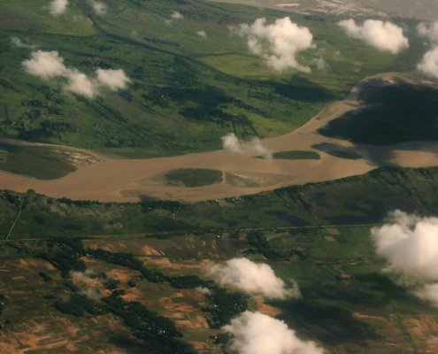 Nello Stato di Assan, nell’India nordorientale, l’erosione interessa quasi 300 chilometri quadrati di suolo superficiale, pari al 31% del totale. Foto: Akarsh Simha CC BY-SA 2.0 DEED Attribution-ShareAlike 2.0 Generic