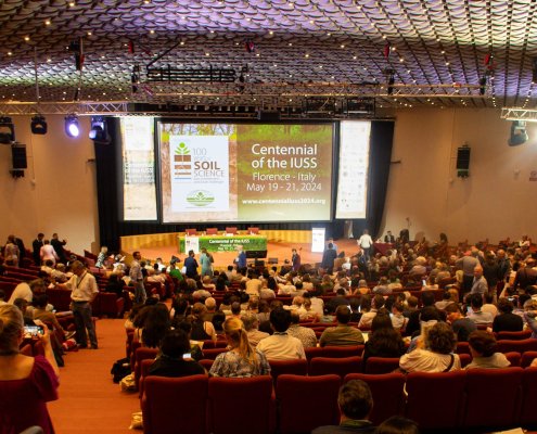 Il congresso IUSS di Firenze richiama 1500 scienziati da tutto il mondo per confrontarsi sui tanti temi connessi con il sistema suolo. FOTO: IUSS press office.