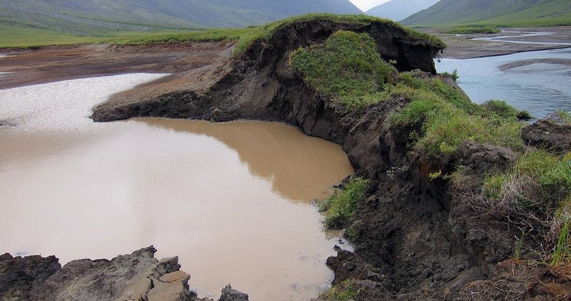 Il disgelo del permafrost risvegli i microbi che processano la materia organica producendo emissioni di gas serra. Foto: NPS Climate Change Response PUBLIC DOMAIN MARK 1.0 UNIVERSAL PDM 1.0 Deed