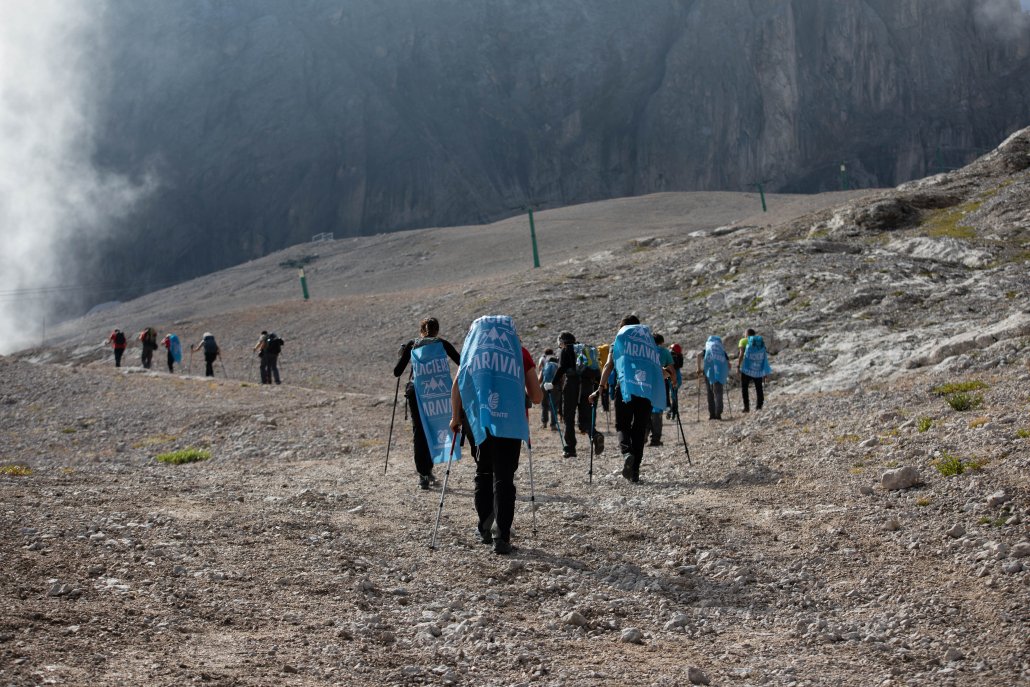 Il monitoraggio del Ghiacciaio della Marmolada realizzato dalla Carovana dei Ghiacciai ha cadenza biennale. FOTO: Legambiente.