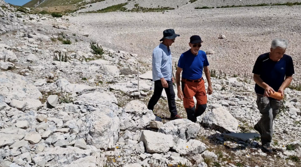 Dal 2017 la siccità ha causato ogni anno, eccetto il 2018, il prosciugamento totale del Lago di Pilato. FOTO: Parco dei Monti Sibillini
