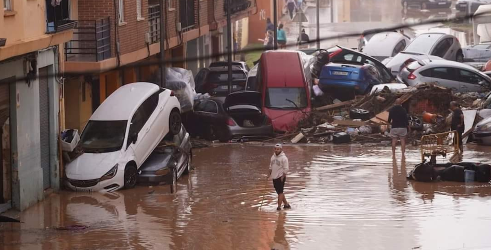 Eventi meteo estremi come quella avvenuta a Valencia il 30 ottobre 2024 sono sempre più frequenti, rendendo quindi urgenti le iniziative che favoriscano la resilienza.