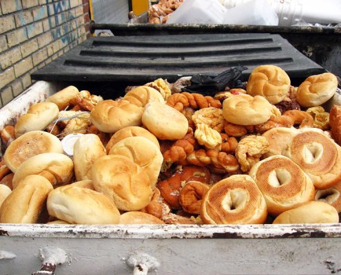 Nel mondo si sprecano ogni anno 18,5 miliardi di tonnellate di pane, spesso ancora commestibile, pari a un decimo della produzione totale Foto: shoehorn99 Attribution-NonCommercial 2.0 Generic CC BY-NC 2.0 Deed