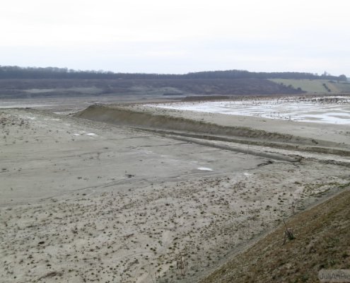 The National Scientific Committee estimates that 1.4 percent of France's soil-more than 750 thousand hectares-is prone to desertification. Photo: iJuliAn Attribution-NonCommercial-ShareAlike 2.0 Generic CC BY-NC-SA 2.0 Deed