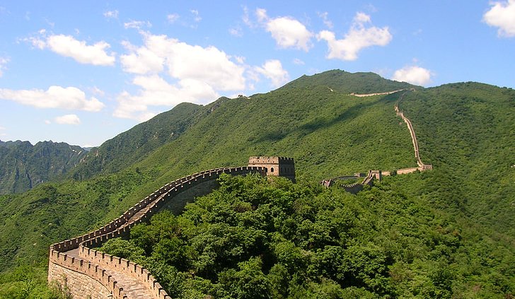 In China, vegetation restoration has reduced soil erosion from nearly 17.7 tons per hectare to less than 14 between 1990 and 2020. Image: PickPik Royalty-Free photo