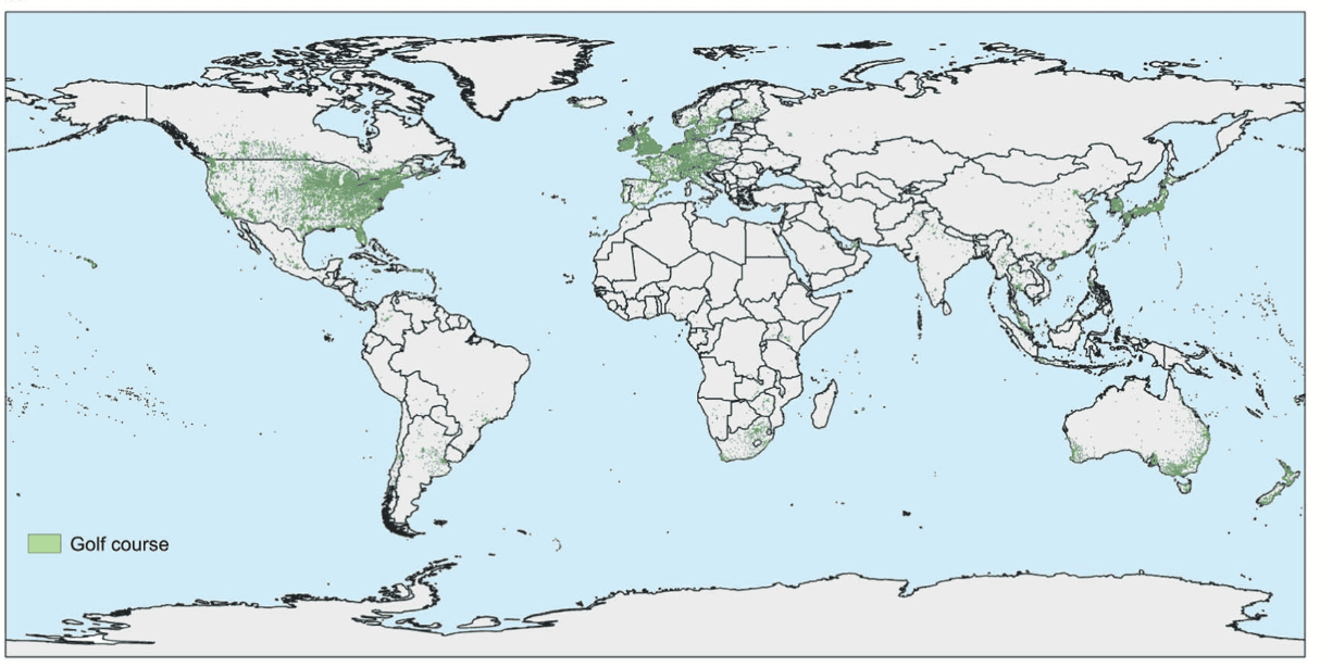 Uso del suolo per campi da golf a livello mondiale. Ubicazione di 38.427 campi da golf in tutto il mondo, ottenuta da OpenStreetMap. Le aree dei campi da golf appaiono più grandi nell'illustrazione rispetto alla realtà. Ciò è dovuto al contorno colorato dei campi, che li rende visibili su scala globale nella figura. FONTE: Weinand, Pelser, Kleinebrahm, Detlef Stolten - Countries across the world use more land for golfcourses than wind or solar energy, 2025.