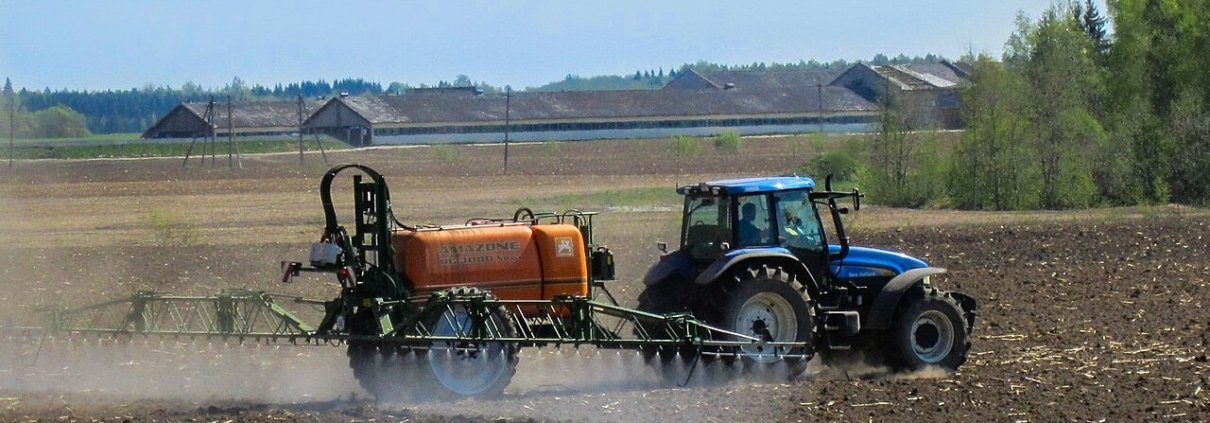 Pesticides have a significant impact on various beneficial organisms in the soil, such as mycorrhizal fungi and nematodes, compromising biodiversity. Photo: Maasaak: Attribution-ShareAlike 4.0 International CC BY-SA 4.0 Deed