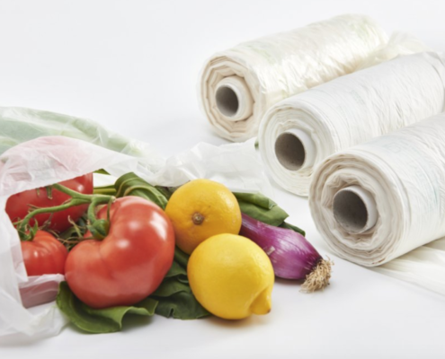 L'utilizzo delle plastiche compostabili, unito a un adeguato sistema impiantistico di gestione del loro fine vita, sarebbe in grado di ridurre l'accumulo globale di rifiuti fino al 65%, secondo uno studio dell'università di Yale.