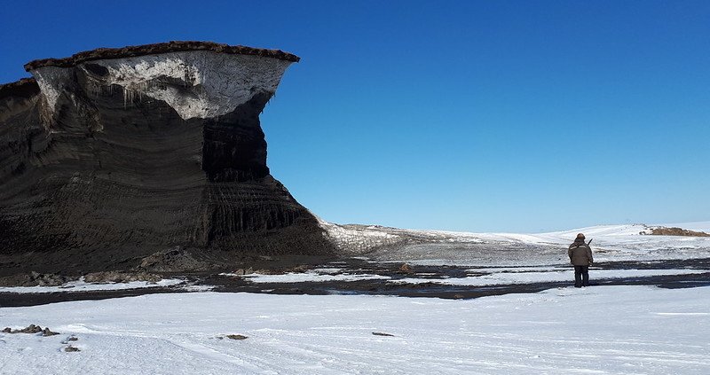 Climate change is making Arctic soil more permeable, altering the amount of water that can be stored and transmitted. In coastal areas, rising sea levels will further increase groundwater levels, leading to saltwater intrusion. Photo: Vincent Sasseville/Nunataryuk Attribution-NonCommercial-ShareAlike 2.0 Generic CC BY-NC-SA 2.0 Deed https://www.flickr.com/photos/gridarendal/49555909433