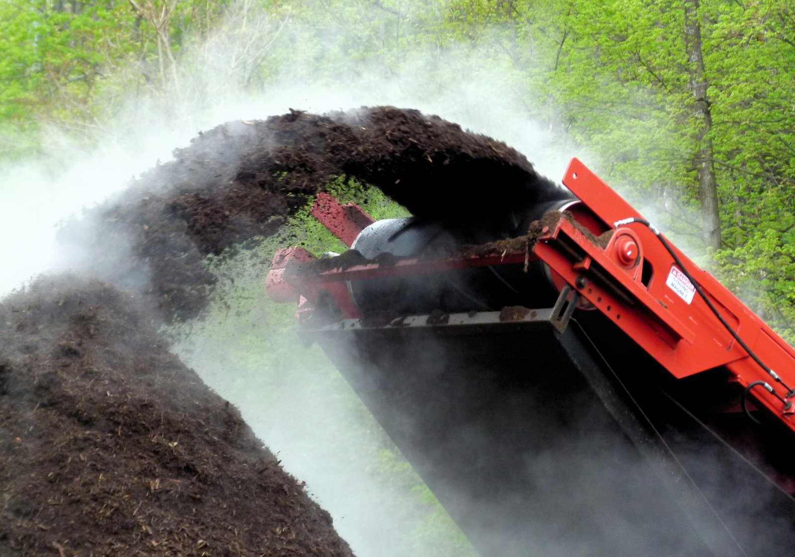 Compost e sovescio migliorano i suoli più dei fertilizzanti chimici